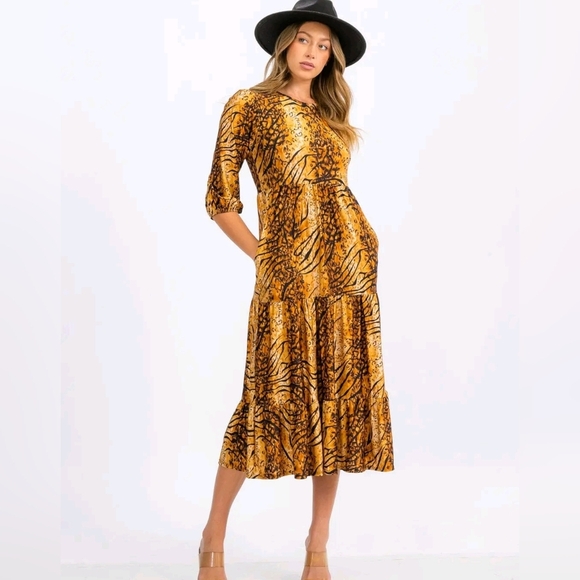 Tiger Print Blossom 3/4 Sleeve Front Pocket Tiered Midi Dress - Picture 3 of 15